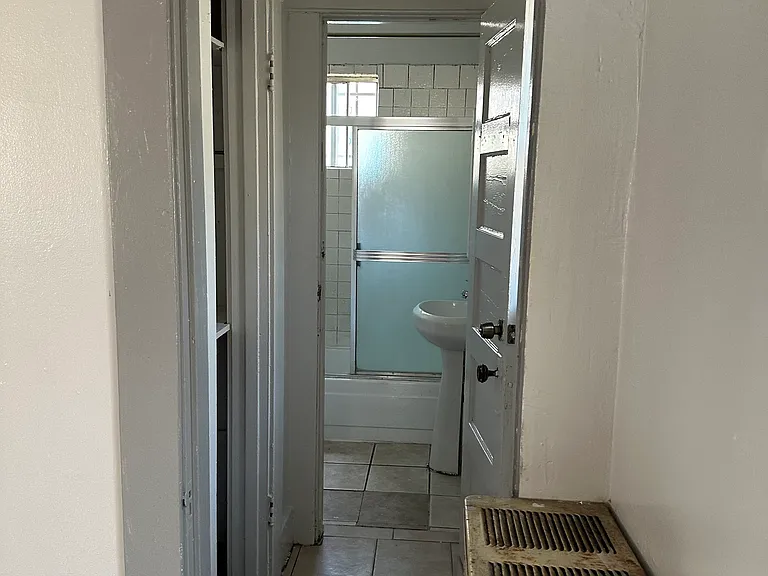 408 N Saint Louis St #410-1/2 — Photo 7