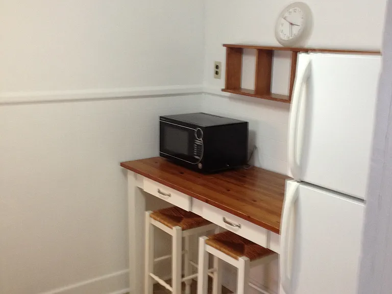 207 Linn St #2 — Photo 5
