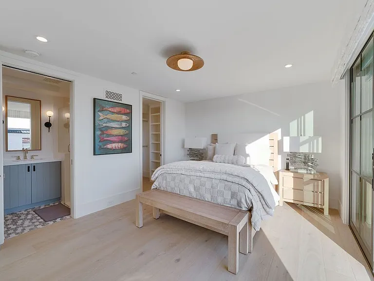 2820 Bayview Dr — Photo 26
