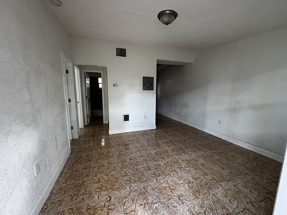4th image of 1950 Washington Ave #2