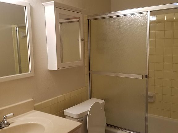 2nd image of 108 Brandiles Ln