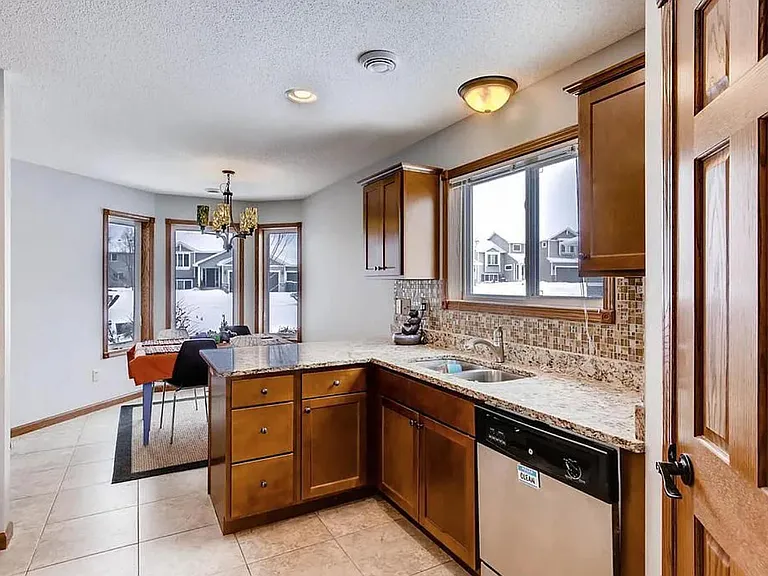 19 Meadowlark Dr — Photo 2