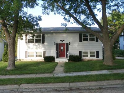 1108 5th St NW, Waverly, IA, 50677