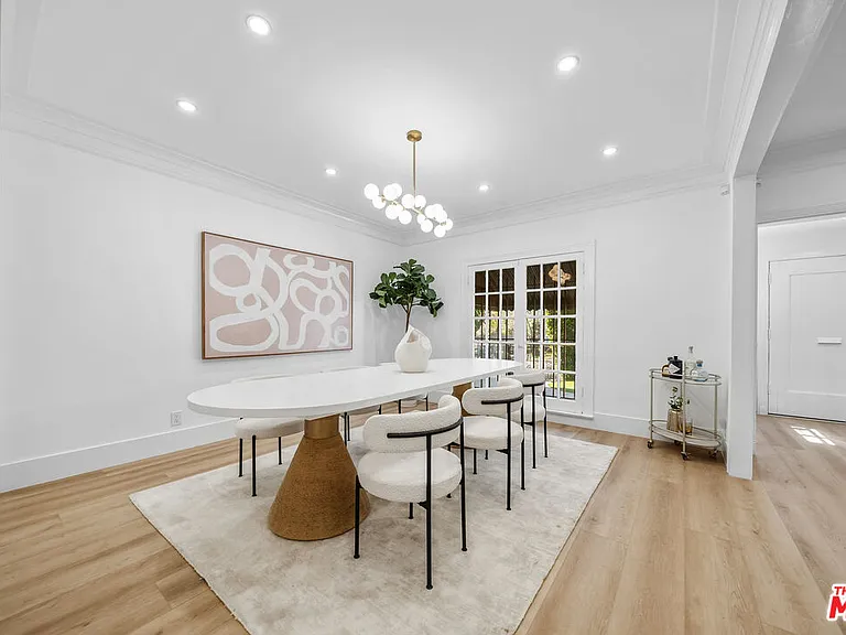 320 Westminster Ave — Photo 23