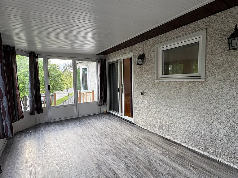 64 Riverton Ave — Photo 10