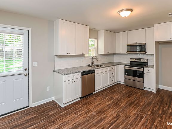 4th image of 5837 Carved Oak Cir