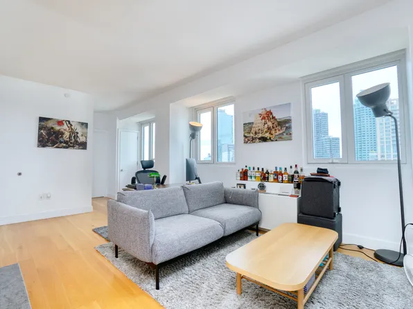 24-16 Queens Plaza South PHD image 1 of 11