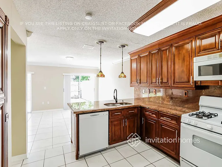 13742 SW 181st St — Photo 7