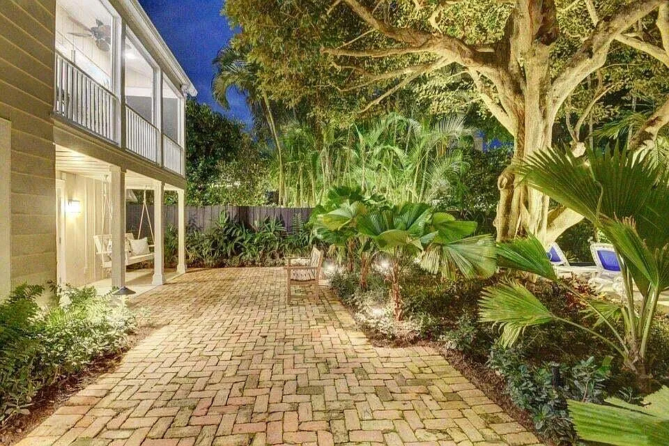 235 Dyer Rd #TREEHOUSE