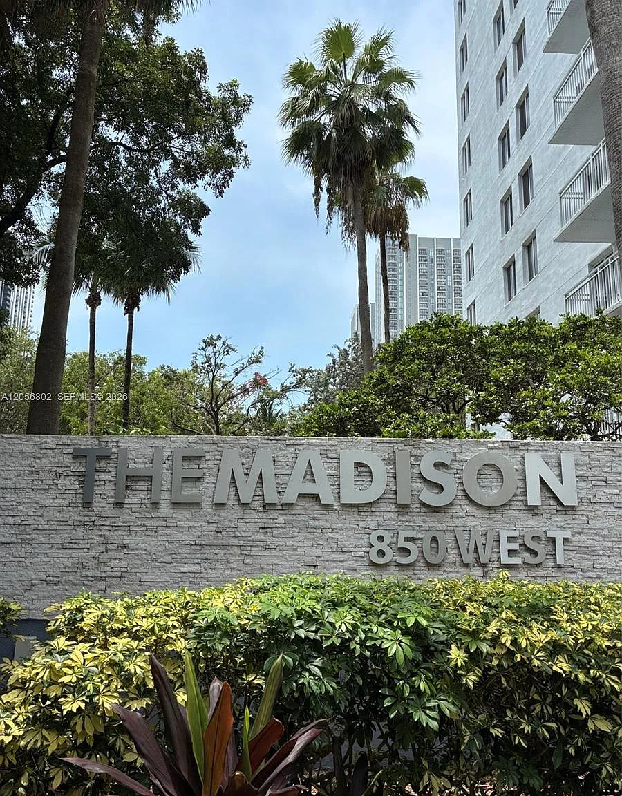 Madison Downtown Condo — Photo 1