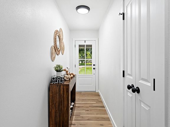 3rd image of 7095 Scotts Dr