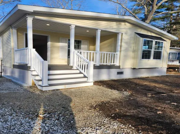 127 Robin Hood Dr, Exeter, NH 03833