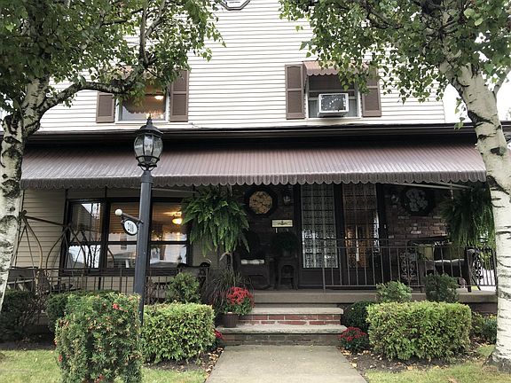 2nd image of 210 Poplar St
