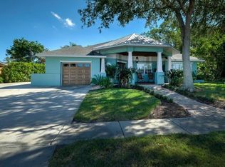 732 Hillcrest Dr, Bradenton, FL 34209