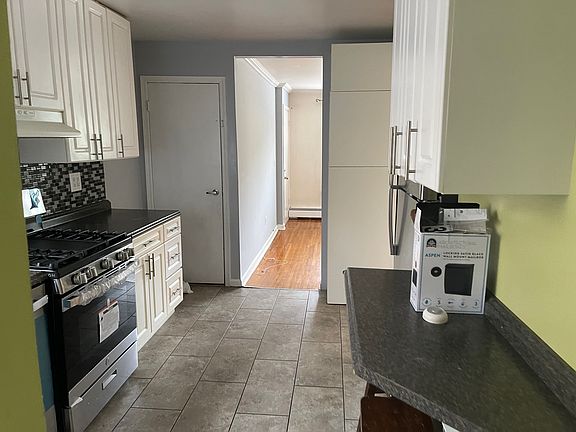 3rd image of 5912 Tyndall Ave Unit 1