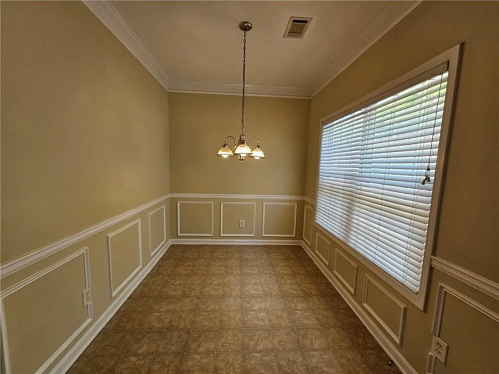 3 bed, 2.5 bath, 1444 sqft, $1,900 — Photo 4