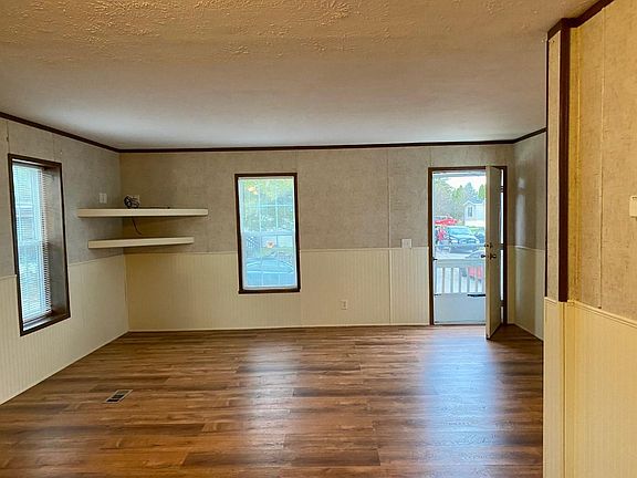 3rd image of 65 Amsterdam Ave