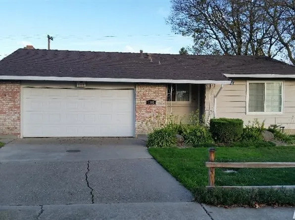 5602 Holiday Dr, Stockton, CA 95207