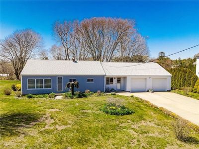 110 E Shore Rd, Narragansett, RI, 02882