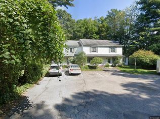 51 Bluff Ct, South Burlington, VT 05403