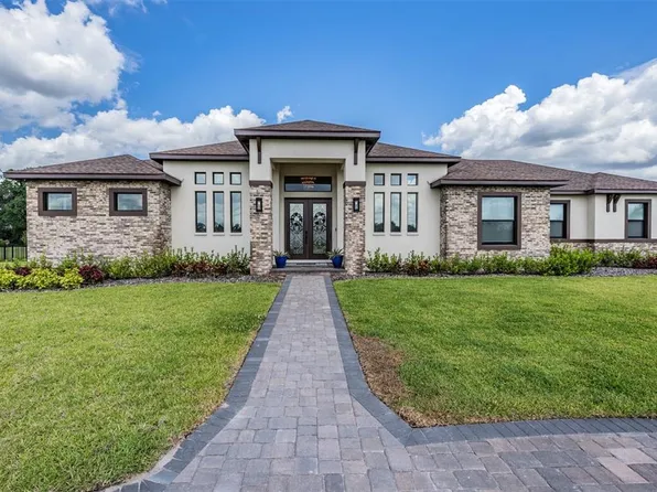218 Hawk Talon Dr, Lithia, FL 33547