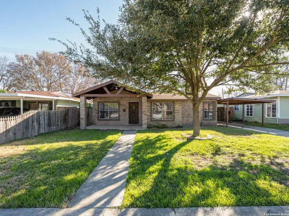 110 Edgebrook Ln, San Antonio, TX 78213