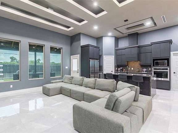 3rd image of 3411 Cozumel Ln