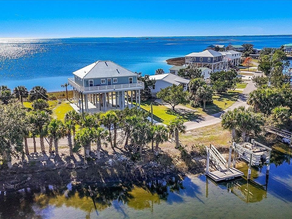 1st image of 132 Ocean View Dr