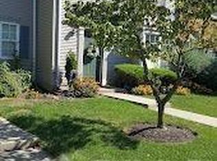 114 Lindsey Ct, Franklin Park, NJ 08823