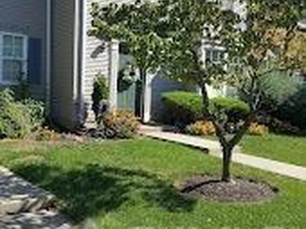 114 Lindsey Ct, Franklin Park, NJ 08823