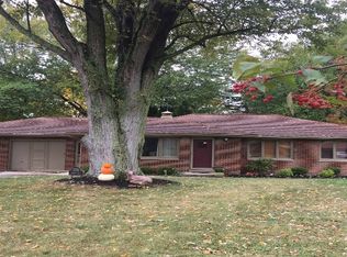 3370 Fairhill Dr, Rocky River, OH 44116