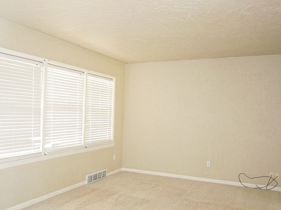 2nd image of 305 NW 40th St