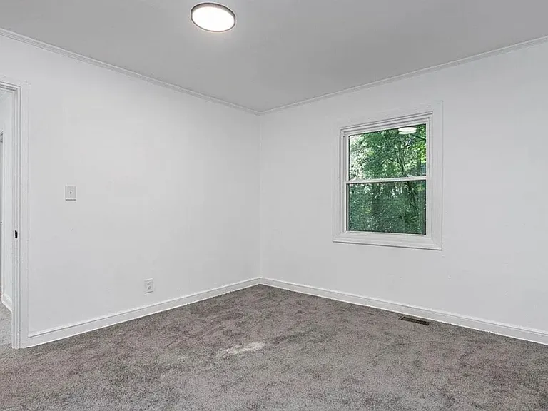 312 Pineneedle Rd — Photo 15