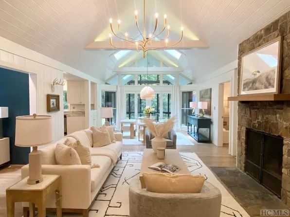 751 Stillmont Circle, Cashiers, NC 28717