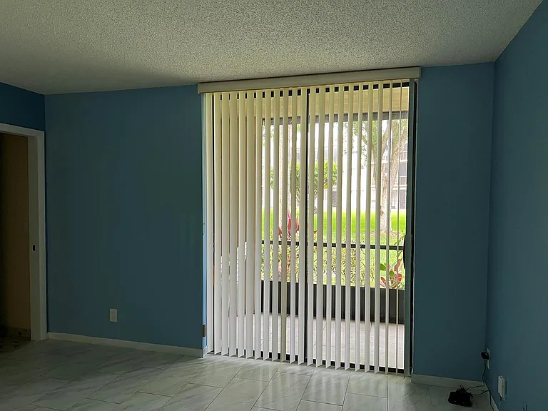 5220 Las Verdes Cir #101 — Photo 15