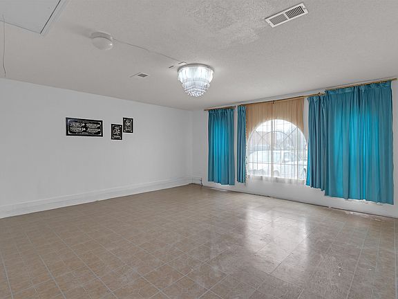 4th image of 755 N Perkins Rd