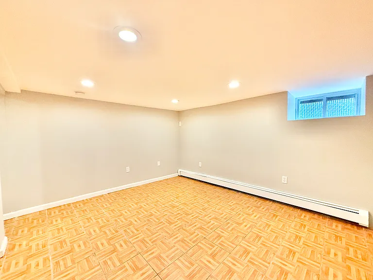 52 Manor St #1 — Photo 35