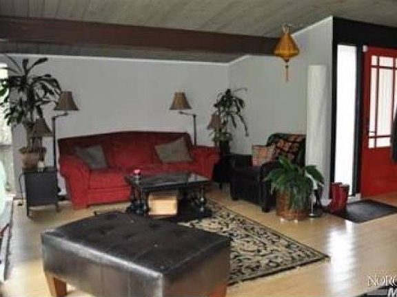 2nd image of 1201 Leafwood Hts