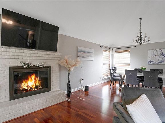 5th image of 301 Sandhill Dr