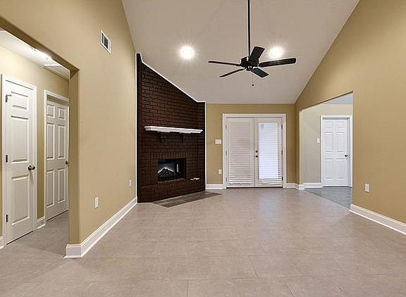 5th image of 3228 Bradbury St