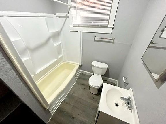 3rd image of 1028 Romain St