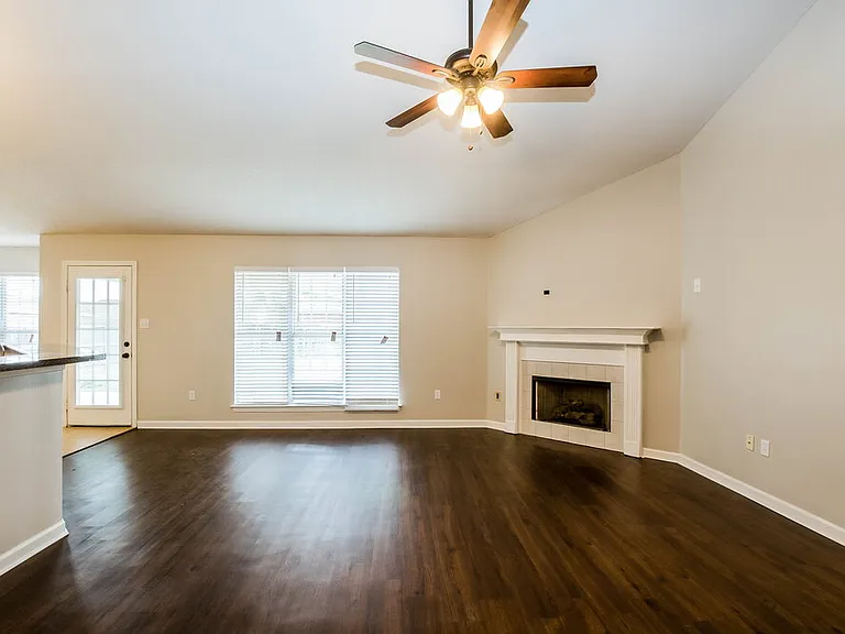 2717 Baird Dr — Photo 3
