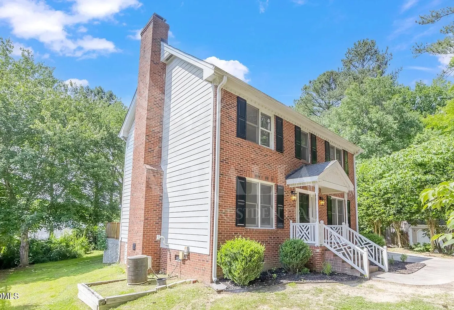 3 bed, 2.5 bath, 1664 sqft, $2,050 — Photo 3
