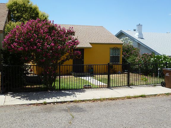4th image of 160 S 4th St