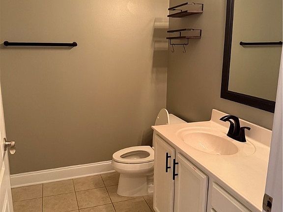 4th image of 208 Fountainhead Ln Unit 205
