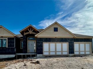 3815 W 158th Ter, Overland Park, KS 66224