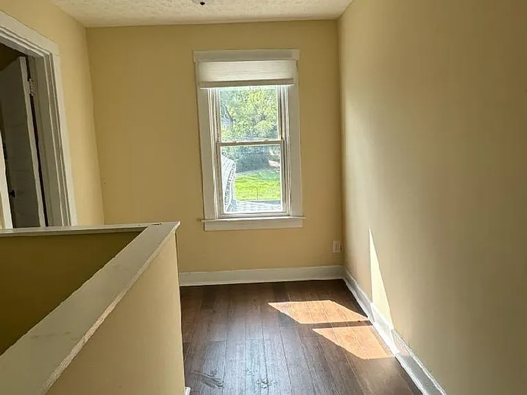 123 William St — Photo 14