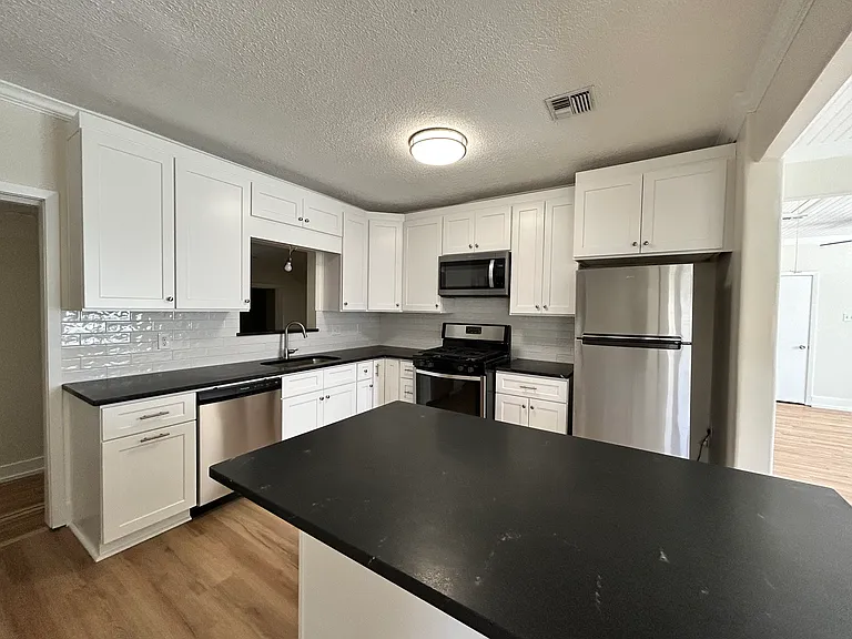 524 Cedar Crest Ct — Photo 8