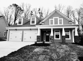 686 Clearmill Dr, Lenoir City, TN 37772