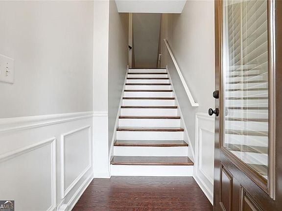 2nd image of 3009 Eltham Pl